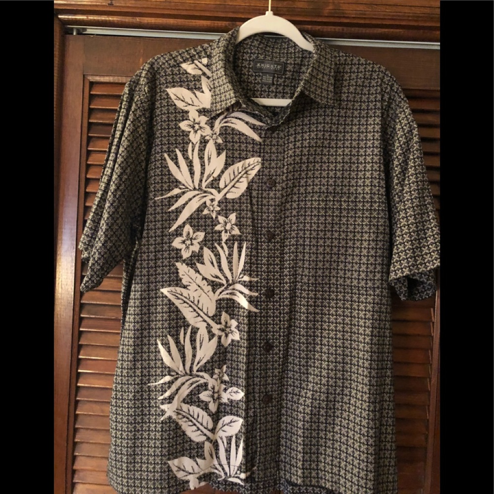 Knights Sportswear Short Sleeve Shirt.